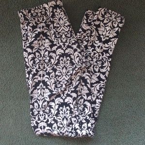 Black and white leggings